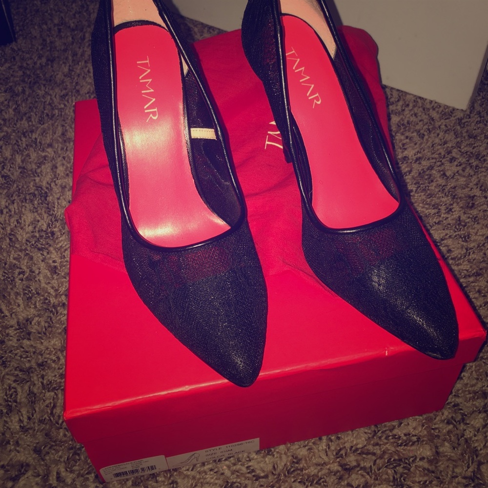 Tamar Braxton Lace Pump