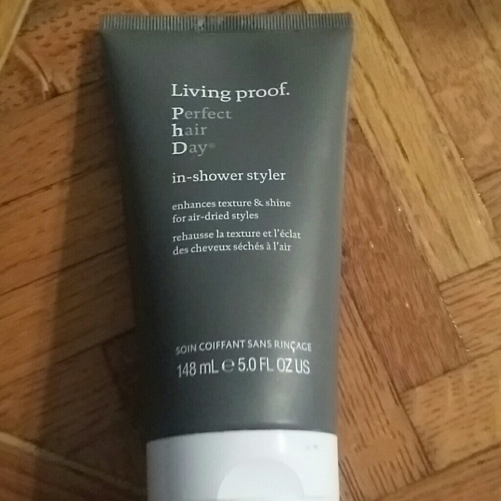 Living proof PERFECT HAIR DAY In shower styler
