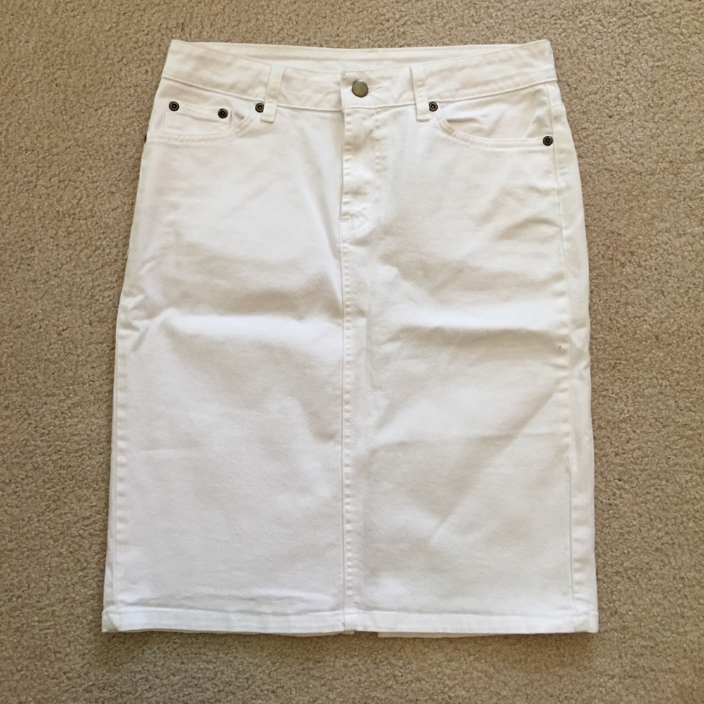 Women's Garnet Hill white jean skirt