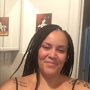 Meet your Posher, Monique