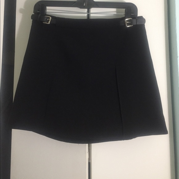 Black A line skirt with belt buckles for design - Picture 1 of 1