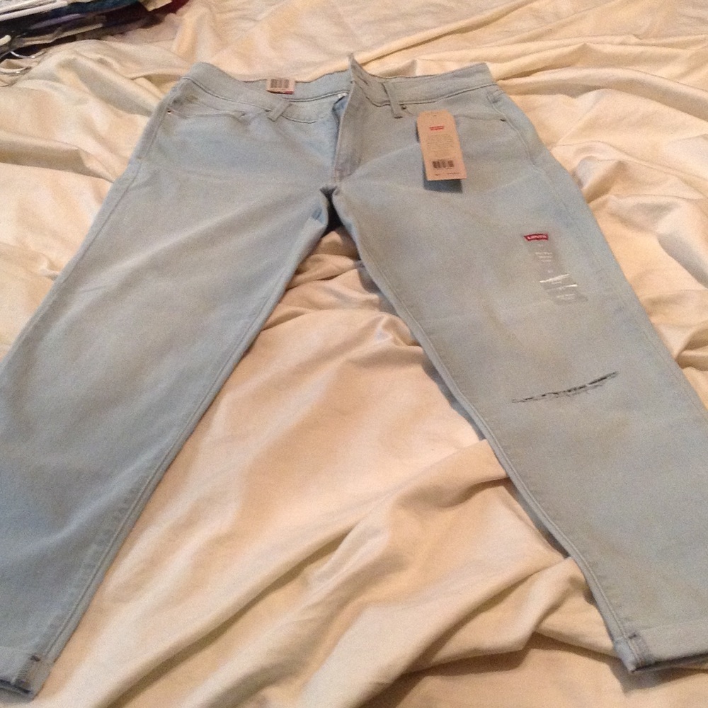 NWT Levi's mid rise skinny crop