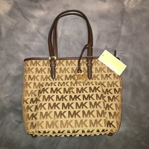 BRAND NEW MK PURSE