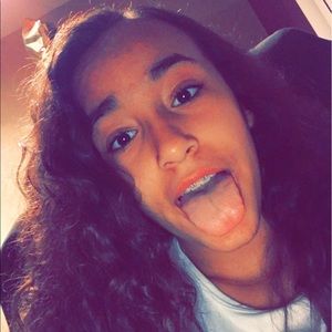 Meet your Posher, Ellie