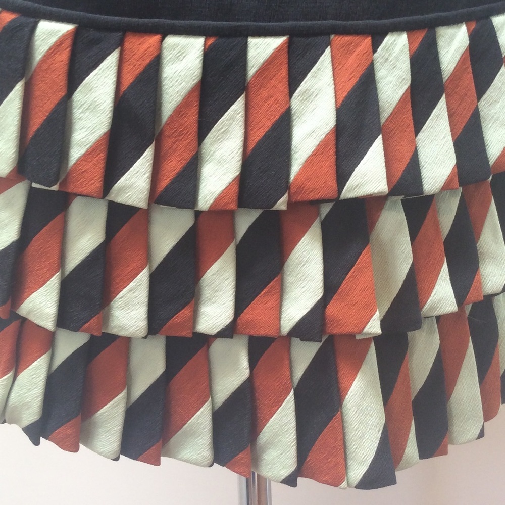 Zac Posen Tiered Ruffle Mini Skirt sz 8 *fun! - Picture 7 of 8