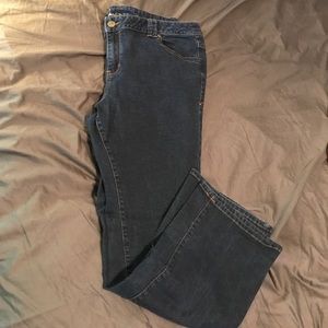 💕 Slim Boot Leg Jeans Like New! 💄