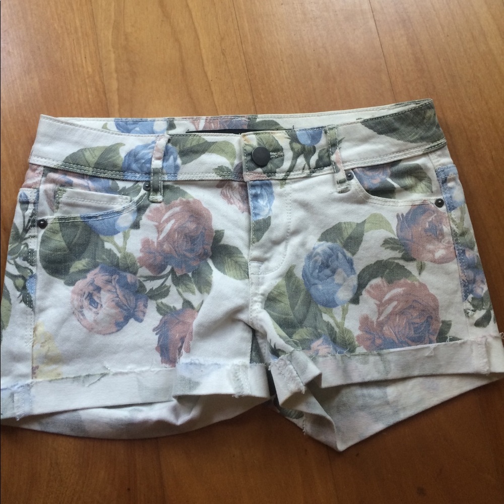 Low waisted floral shorts.