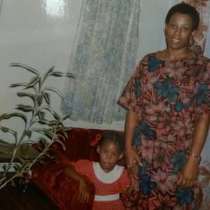 Meet your Posher, Mona