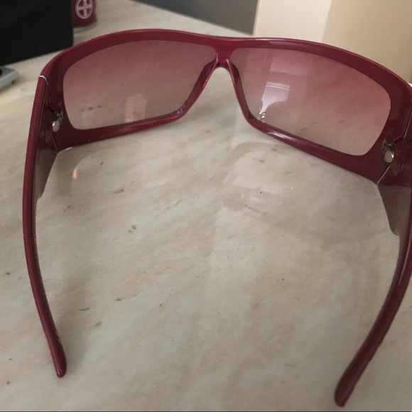 D&G sunglasses - Picture 3 of 4