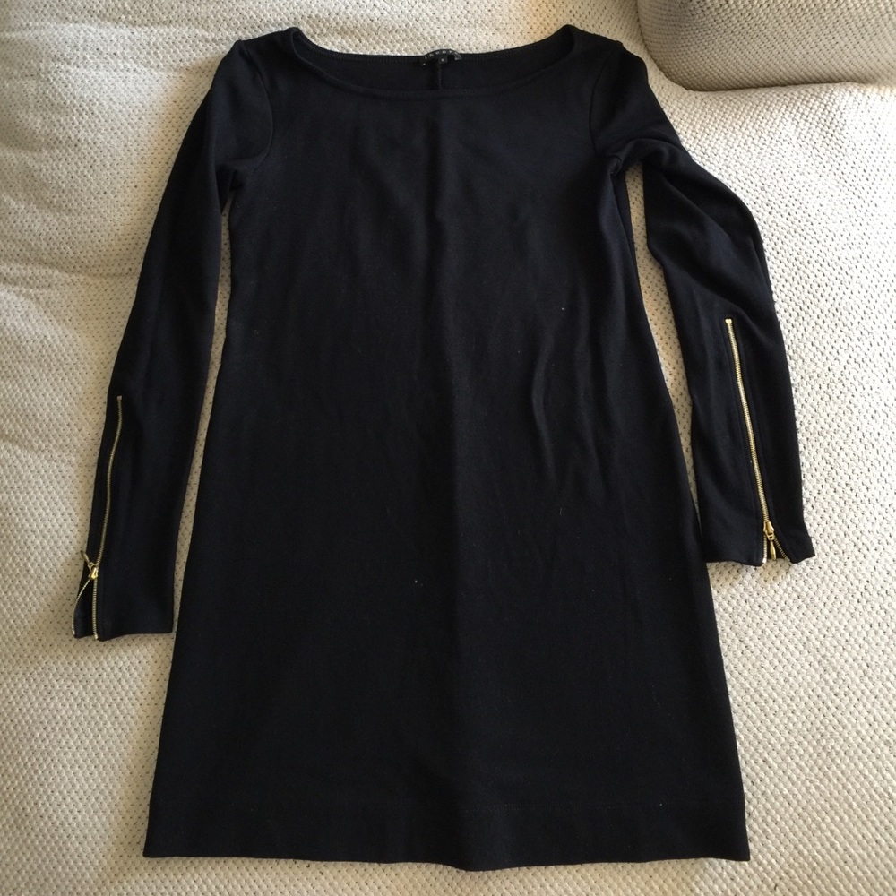 Theory black stretchy dress. Size small.