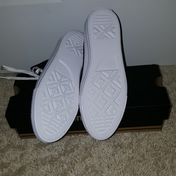 Converse brand new - Picture 2 of 4