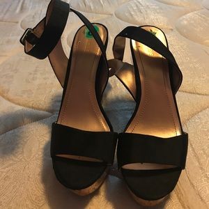 BCBG black and cork wedges