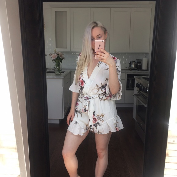 "Aria" White Floral Deep-V Romper - Picture 6 of 7