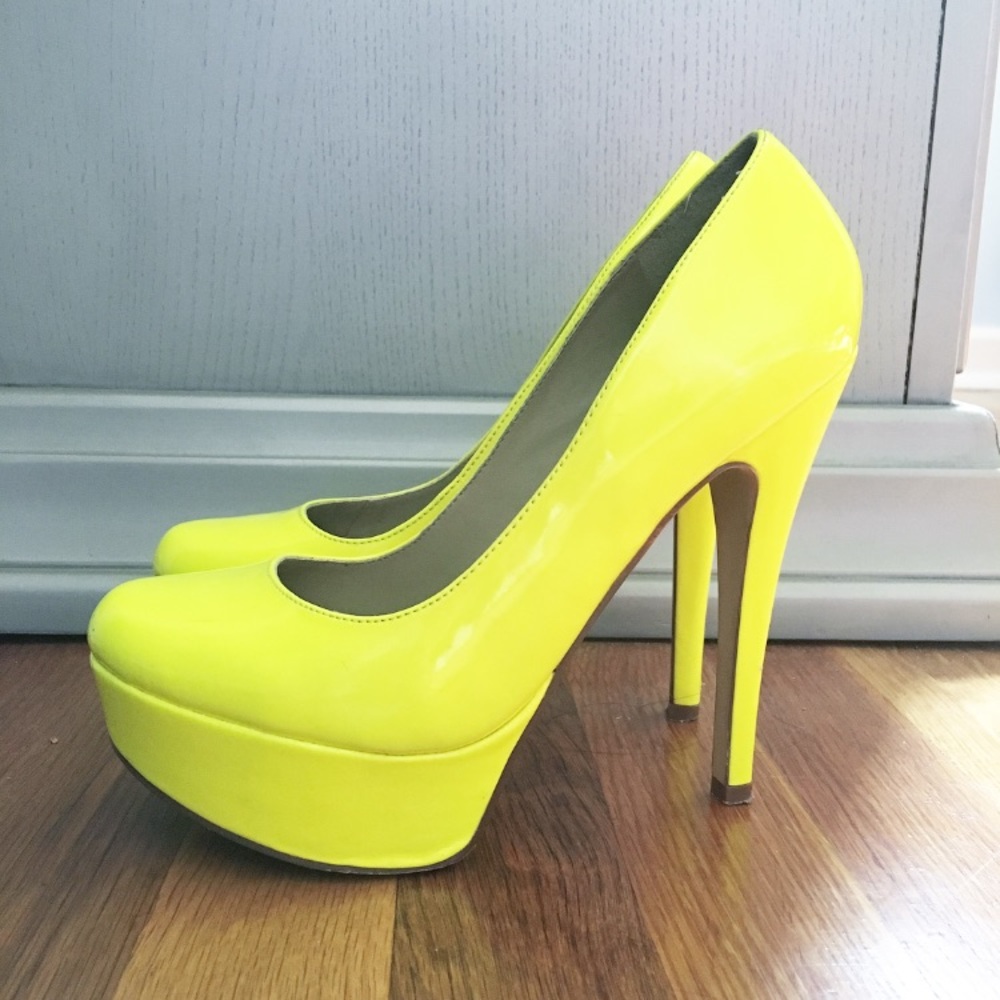 Aldo neon pumps
