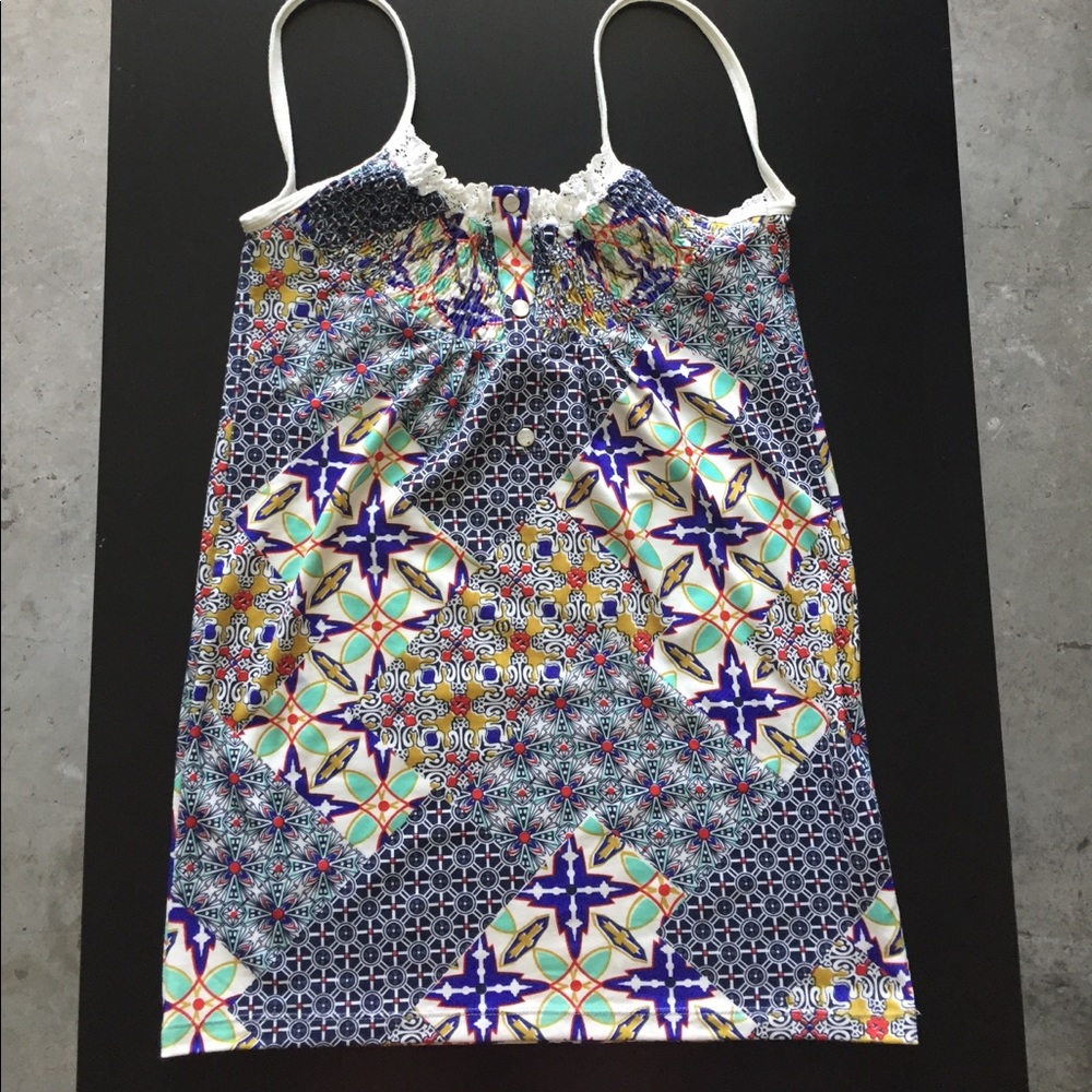 Ossira top women's size: M
