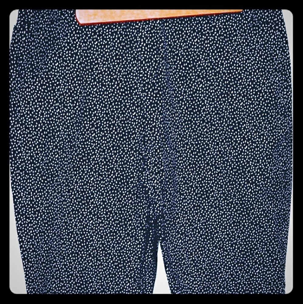 Croft and Barrow Classic Capri Black & White