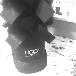 UGGS size 6 Toddler
