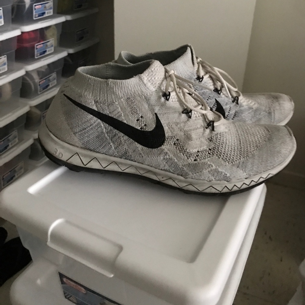 NIKE FREE BAREFOOT RIDE 3.0  WOMENS SIZE 8.5