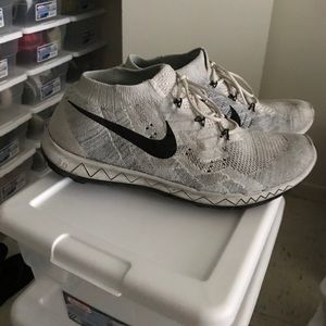 NIKE FREE BAREFOOT RIDE 3.0  WOMENS SIZE 8.5