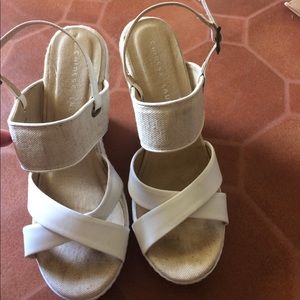 8.5 Chinese laundry wedges