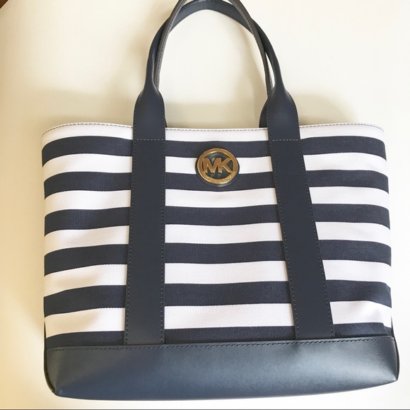 🔥Michael Kors Blue & White Canvas/Leather Tote - Picture 4 of 4