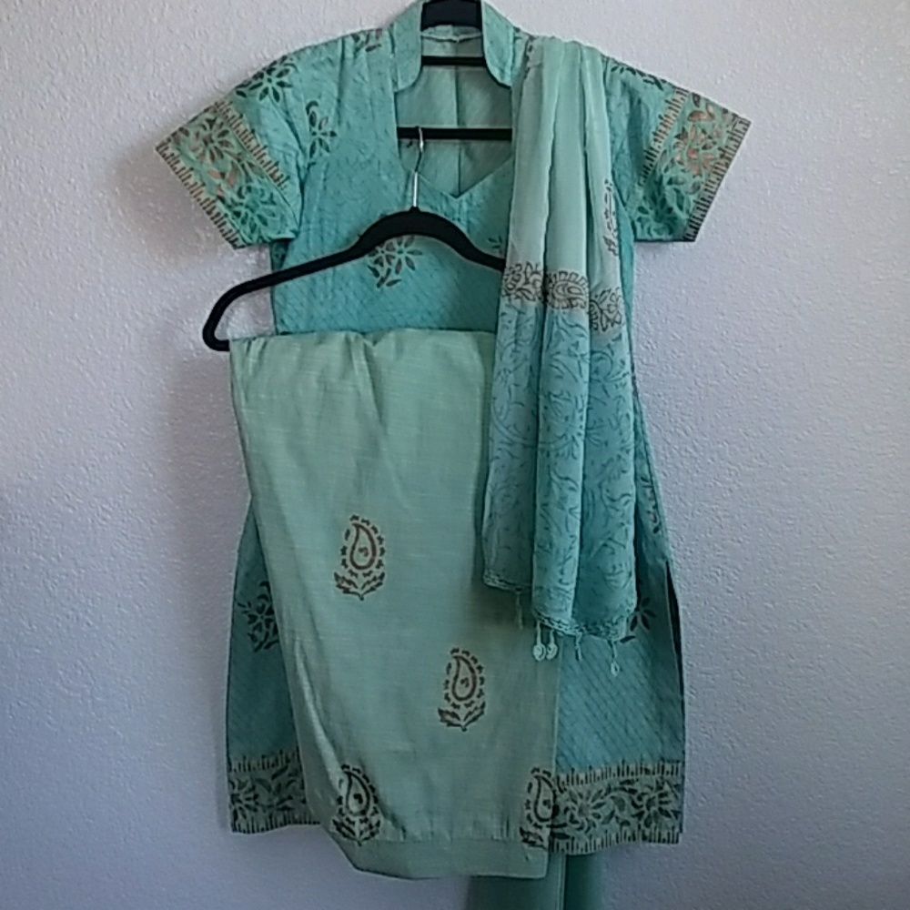 Indian Punjabi Pakistani Suit - Picture 3 of 3