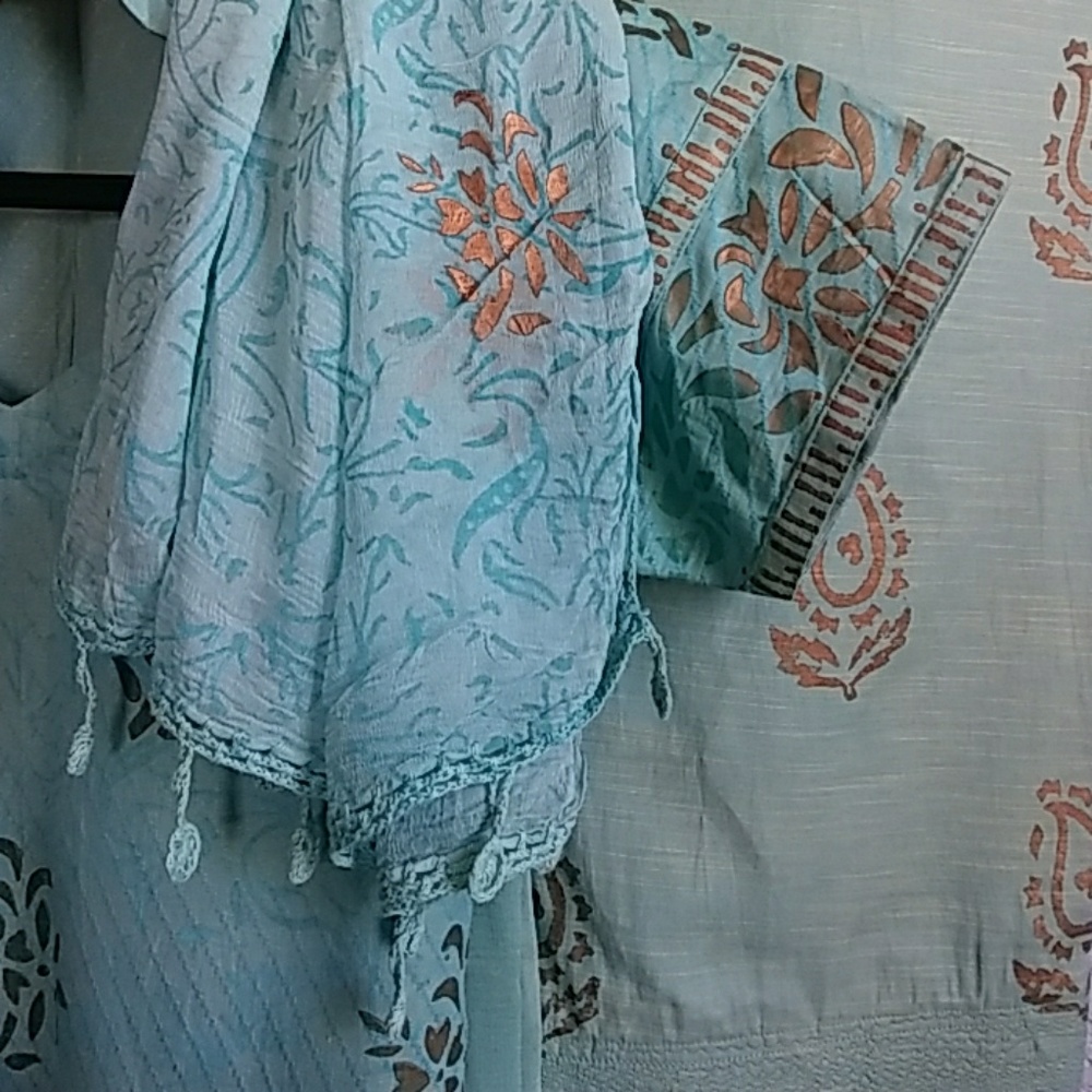 Indian Punjabi Pakistani Suit - Picture 2 of 3