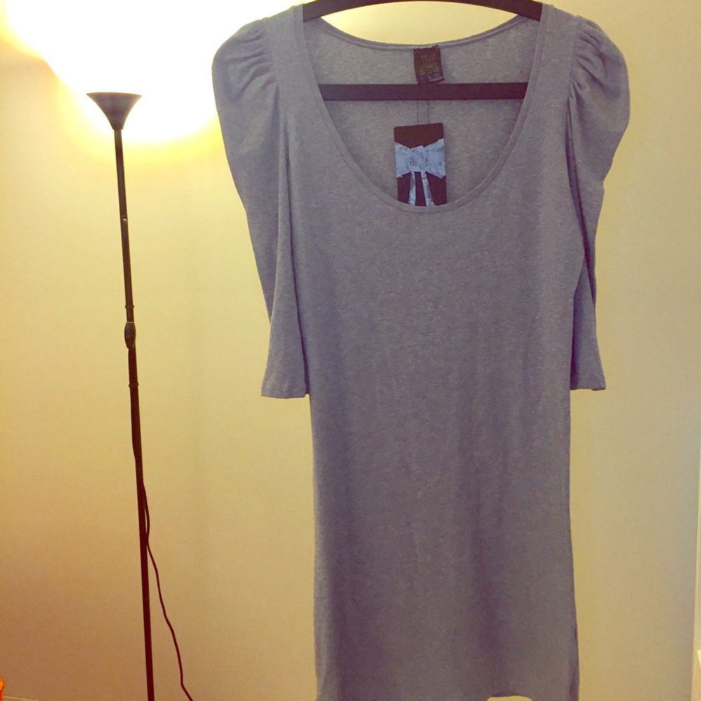 Short sleeve gray dress