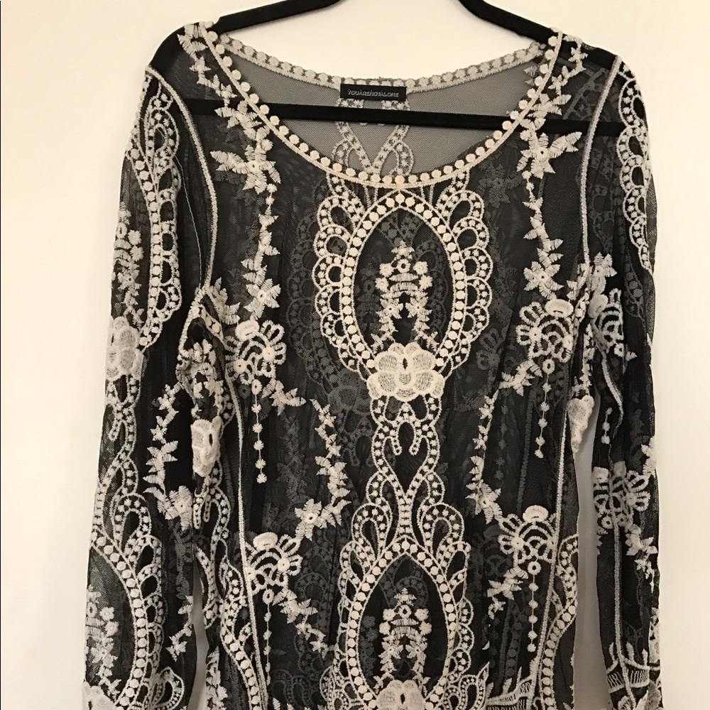 BLACK AND WHITE LACE SHIRT