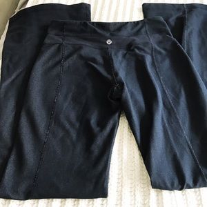 Lululemon athletica flared stretchy pants!!