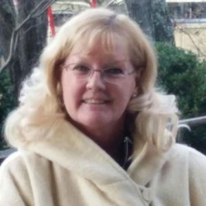 Meet your Posher, Lois castle