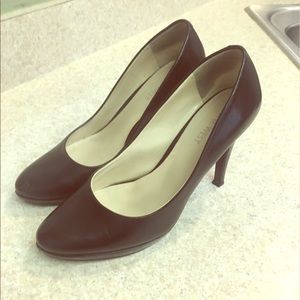 Clearance Like new nine west  leather pumps 7.5