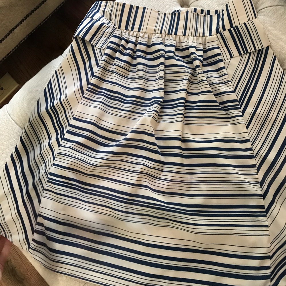 Everly skirt size size small