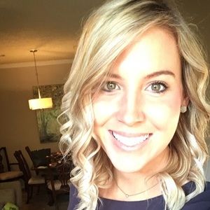 Meet your Posher, Kayla