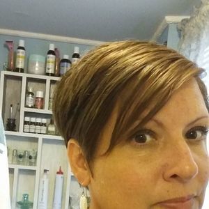 Meet your Posher, Cyndi