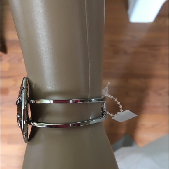 Sand dollar bracelet - Picture 3 of 6