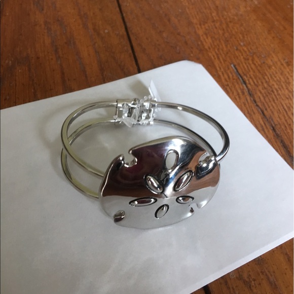 Jewelry - Sand dollar bracelet