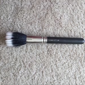 MAC "skunk" brush