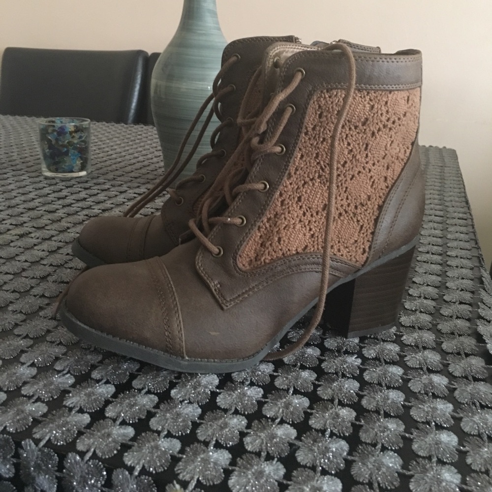 Women boots brand new