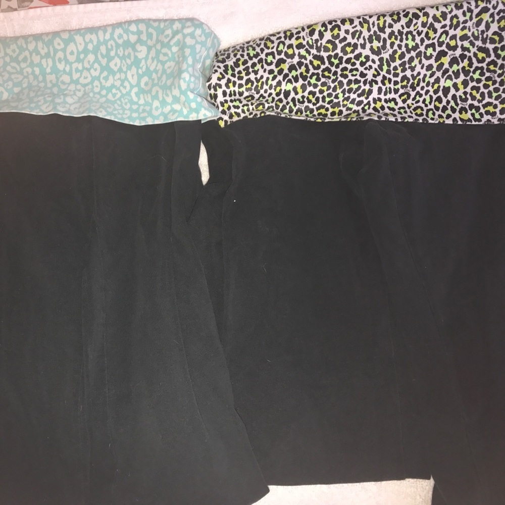 2 pairs of VS PINK Yoga pants💗