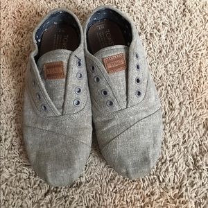Gray Toms