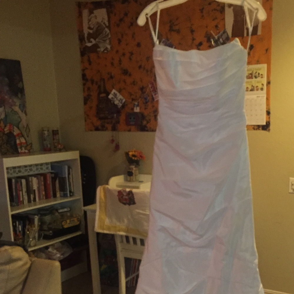 David's bridal never worn wedding dress