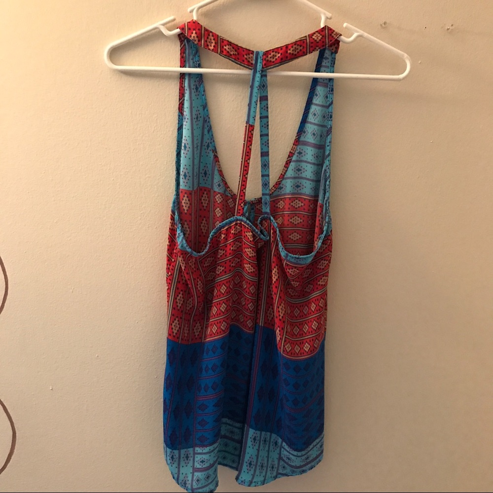 🎊 Cute Patterned Top 🎊 - Picture 2 of 2