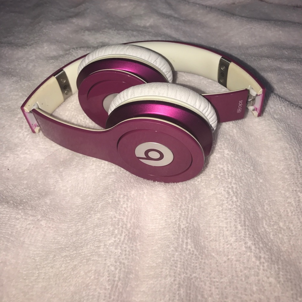 Hot Pink Beats (without wire piece)💖