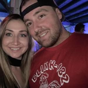 Meet your Posher, Dennis