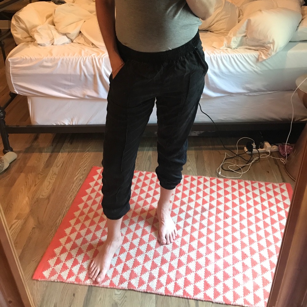 Lululemon tencel jogger. Excellent used condition.