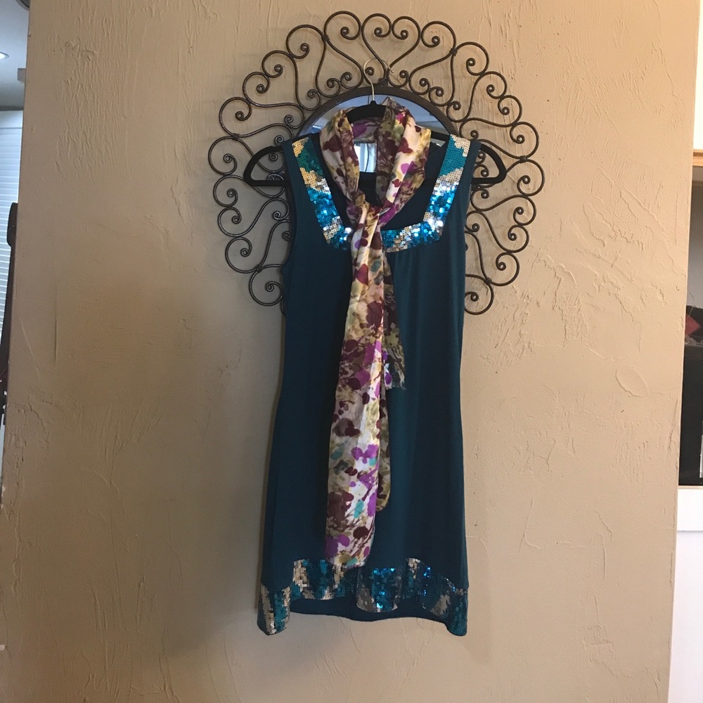 Dress - Picture 3 of 7