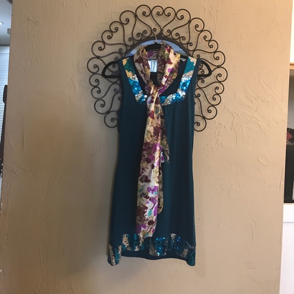 Dress - Picture 3 of 7