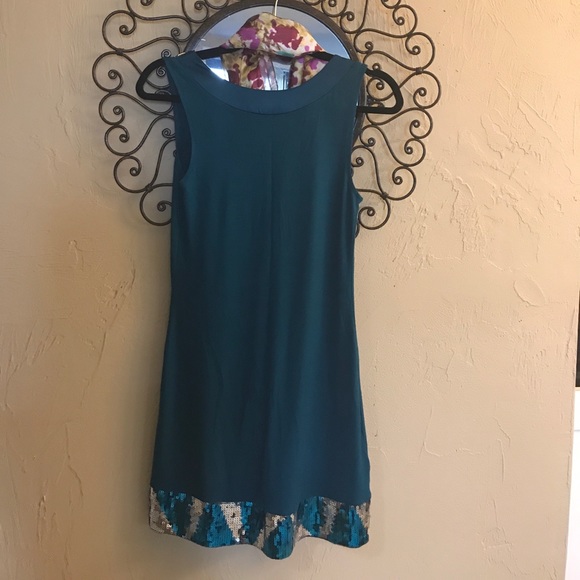 Dress - Picture 4 of 7