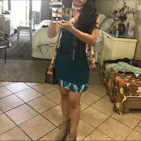 Dress - Picture 6 of 7